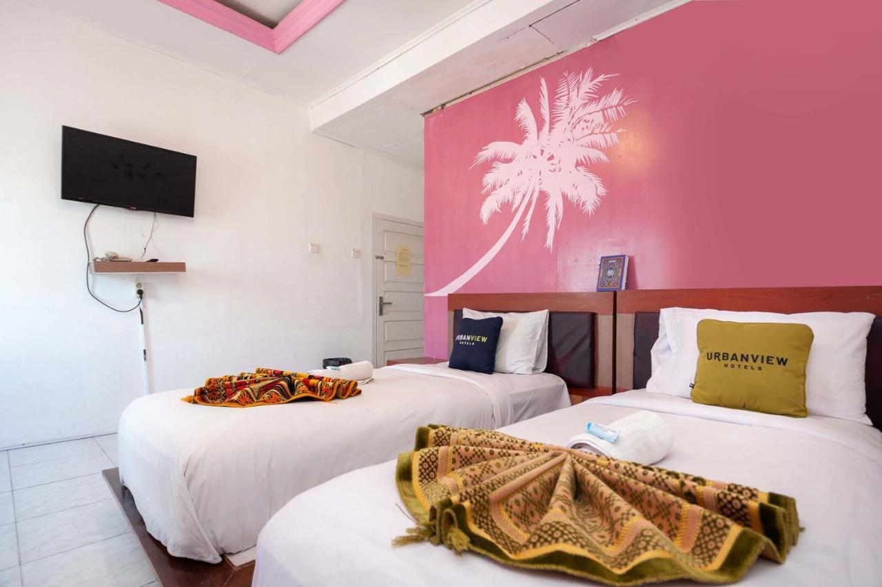 Urbanview Hotel Ananda Syariah By Reddoorz Bukittinggi Exterior foto