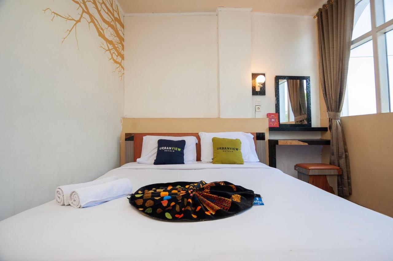 Urbanview Hotel Ananda Syariah By Reddoorz Bukittinggi Exterior foto