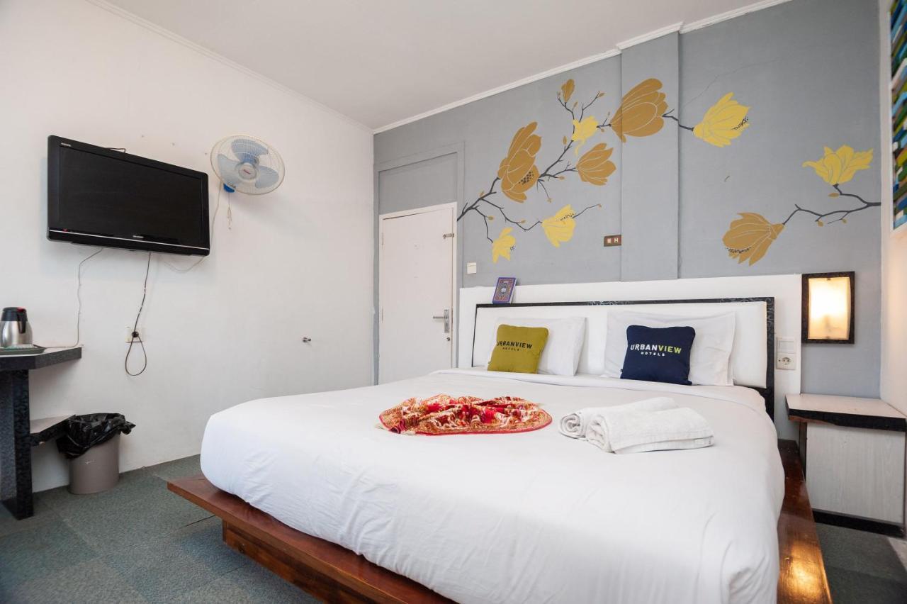 Urbanview Hotel Ananda Syariah By Reddoorz Bukittinggi Exterior foto